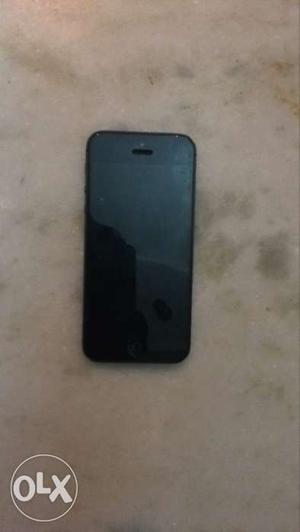 Iphone 5 8 gb black colour 2 years old Almost new