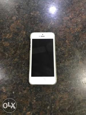 Iphone 5 Silver 64GB in good condition