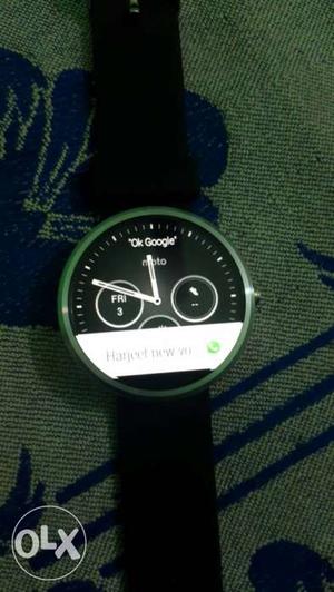 Moto Smart Watch with wireless charger