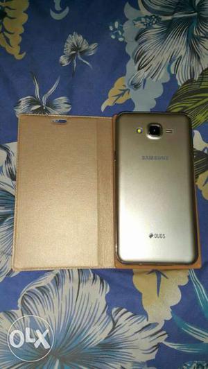 ...URGENT...I want to sell my samsung J7-16gb with + flap