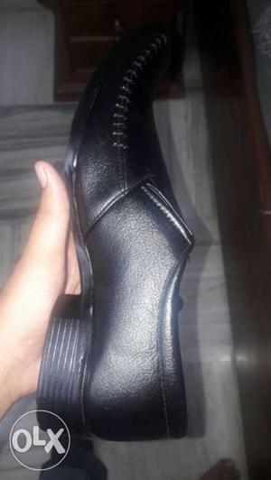 Black Leather Shoe. Not yet used. Best condition available.