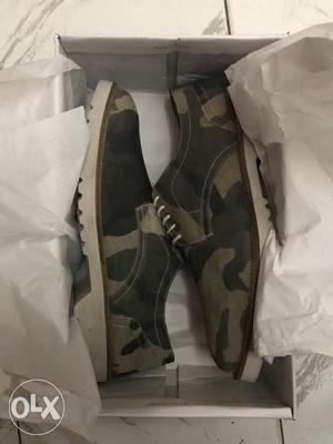 Brand New Size 10 (IN) Pair of Camo Print Derby