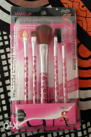 Makeup brushes brand new good condition unused