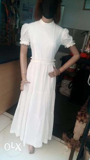 New gown white color