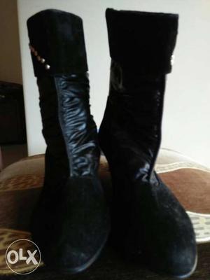 Unused branded boots of size six in excellent