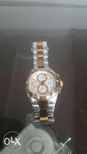 White And Gold Chronograph Watch With Silver And Gold Link