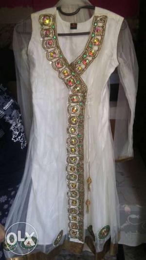 White colour anarkali suit with duppata in good