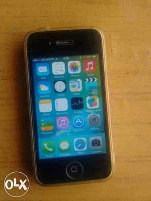 Apple 4 16 gb in a good condition suberb