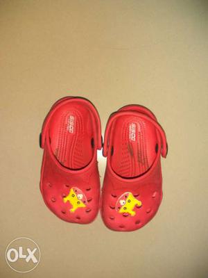 Baby sandals in bright red.. used only once...