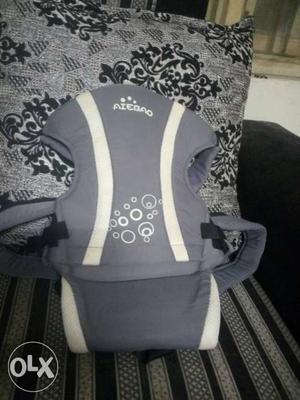 Baby's Gray And White Aiegno Carrier
