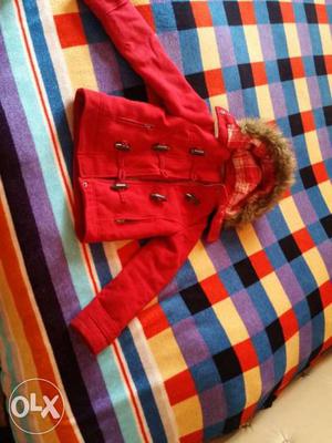 Red jacket for girls aged 6-7 years. in good