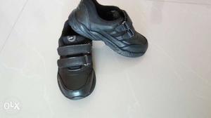 School shoes 10 size for 4 to 5 years old boys...