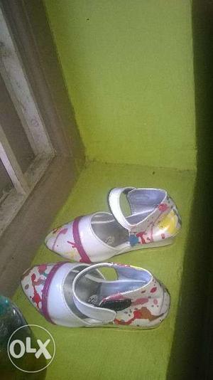 White pretty cut shoe.used only 3 times.size