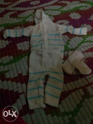 Woollen baby suit (brand new) suit with upper,