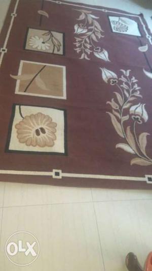 6 ft by 9 ft carpet good condition