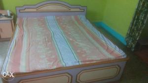 7/5 quern size bed in very good