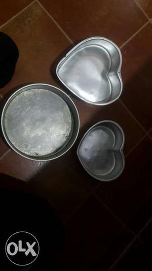 Aluminium cake pans