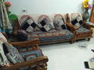 I want to sell my Maharaja type Sofa Set in Rs.