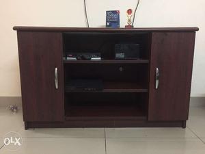 Tv stand in very good condition