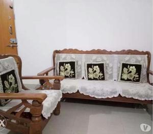  seater) sofa set of solid wood in good condition