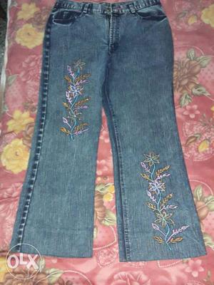 32 size ladies jeans with embrodery work.