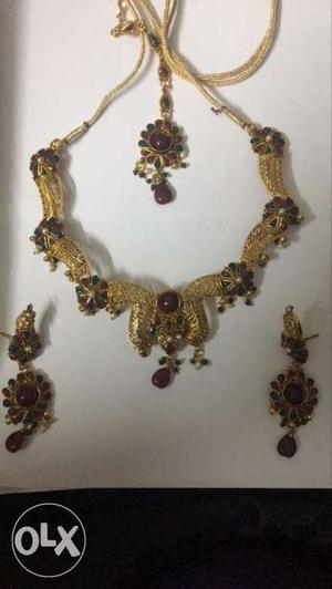 Antique style jewellery set - Negotiable