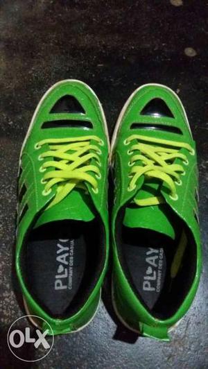 Green-and-black Play Low Top Sneakers