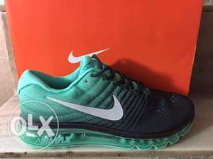 Green-black Nike Running Shoe