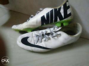 Nike mercurial. good in condition.. i want to
