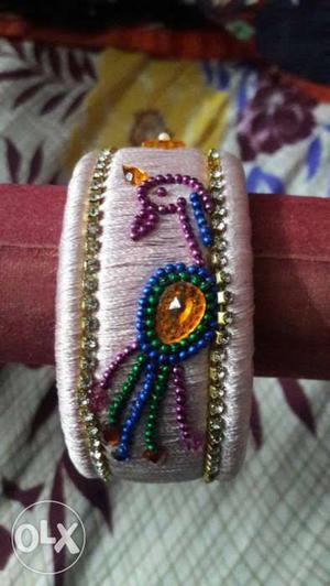 Pertty handmade bangle