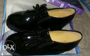 Shoe and brand new size 6.