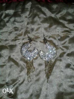 This is a new ear ring's in good condition