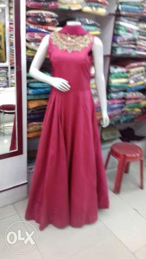 Women's Red And Gold Sleeveless Gown