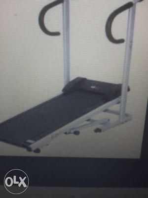 Manual treadmill for physical excercise