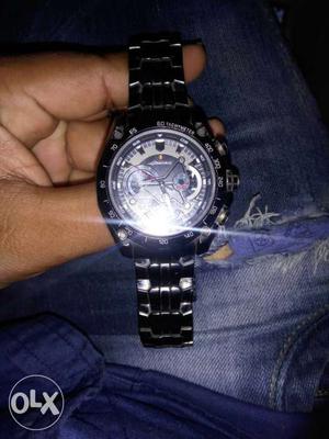 Casio Edifice 9 months used and it has 13 months