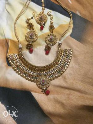 Gold And Ruby Jewelry Set