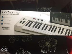 Its a Samson(carbon)MID keyboard 49keys. Its can be
