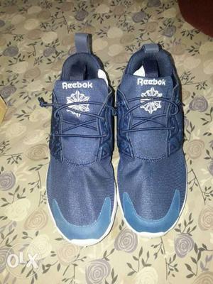 Reebok blue shoes only size: 8 and this is a orignal reebok