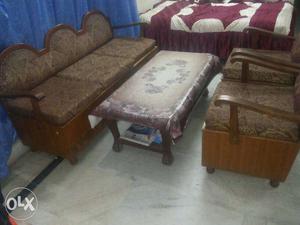5 Seater Setti having box storage with centre table