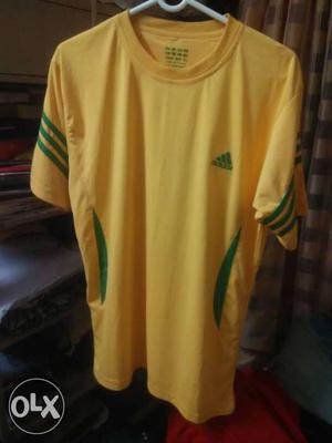 Adidas yellow jersey T-shirt XL size just in rs