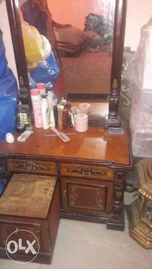 Dressing table of pure saghwan wood with 1 stool