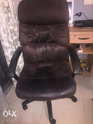 Executive chair for sale. Good condition.