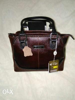 Ladies hand bag.. pure leather product..