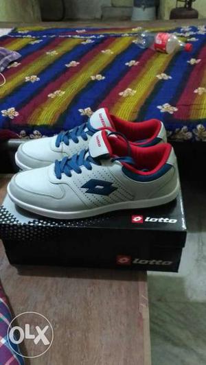Lotto sneakers.. 1 day old. original price .