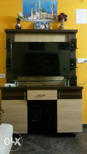 Very good condition 50 inch led onida Tv