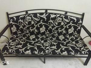 Wrought iron sofa in very good condition