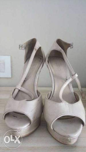 Aldo beige heels, size 7