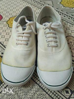 Beige-and-white Low Tops Sneakers