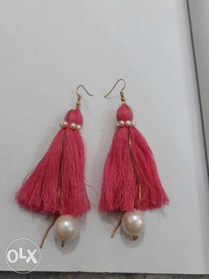 Hand made earrings. u can order it for any colour.