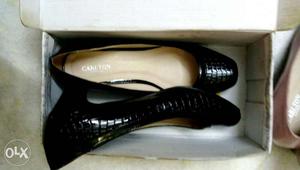 Hi, brand new Carlton London black shoe, size 40,